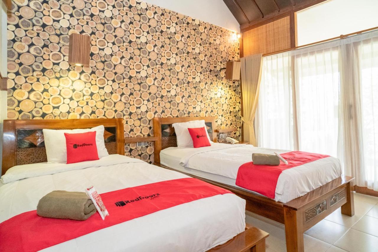 Reddoorz Plus @ Raya Senggigi Lombok Exterior photo