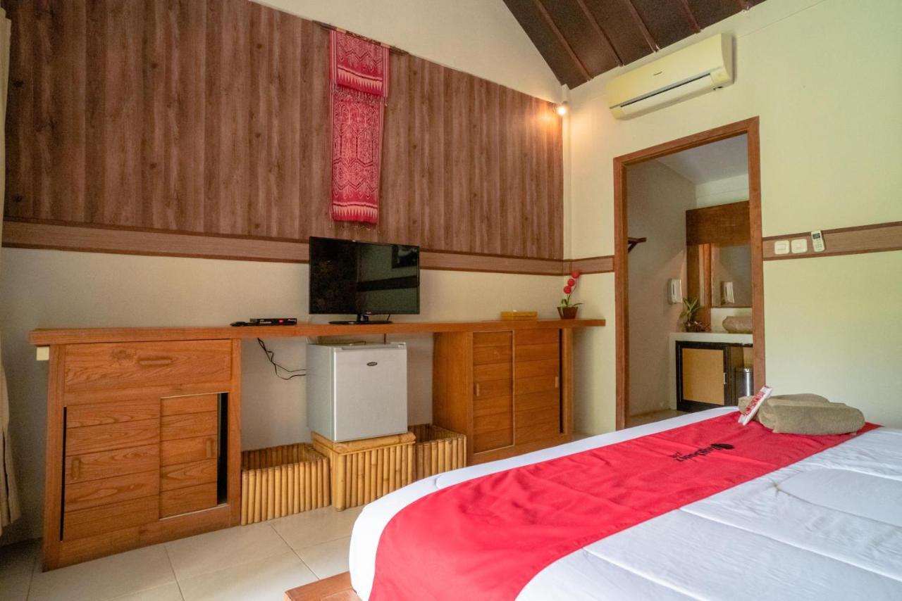 Reddoorz Plus @ Raya Senggigi Lombok Exterior photo