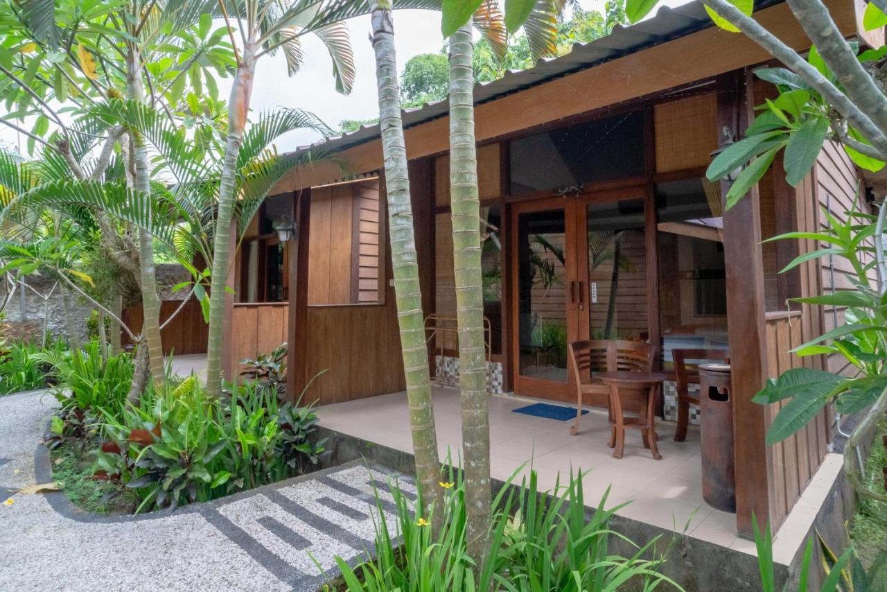 Reddoorz Plus @ Raya Senggigi Lombok Exterior photo