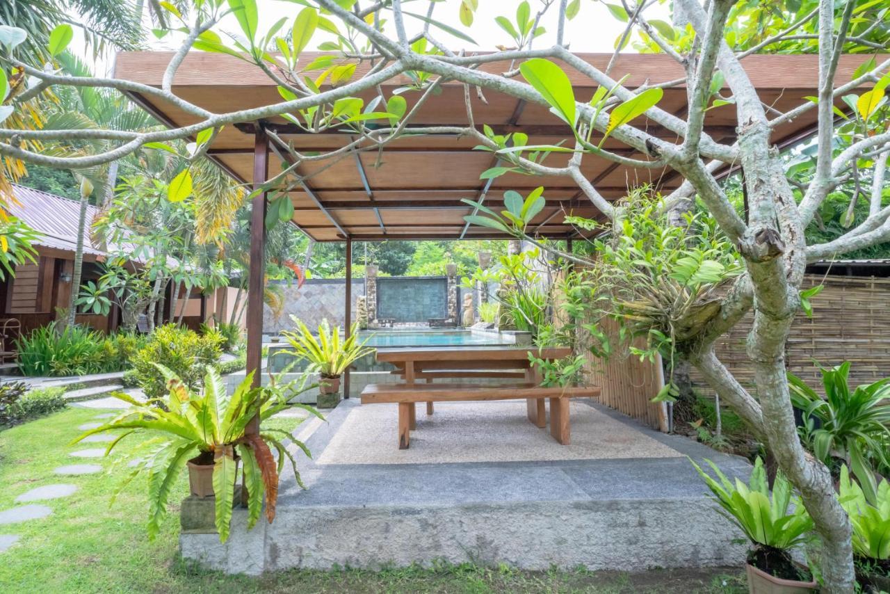 Reddoorz Plus @ Raya Senggigi Lombok Exterior photo