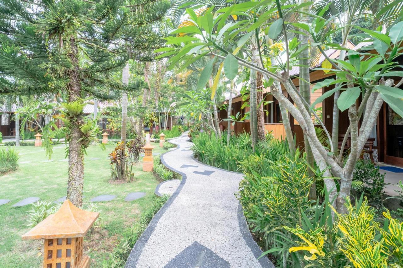 Reddoorz Plus @ Raya Senggigi Lombok Exterior photo