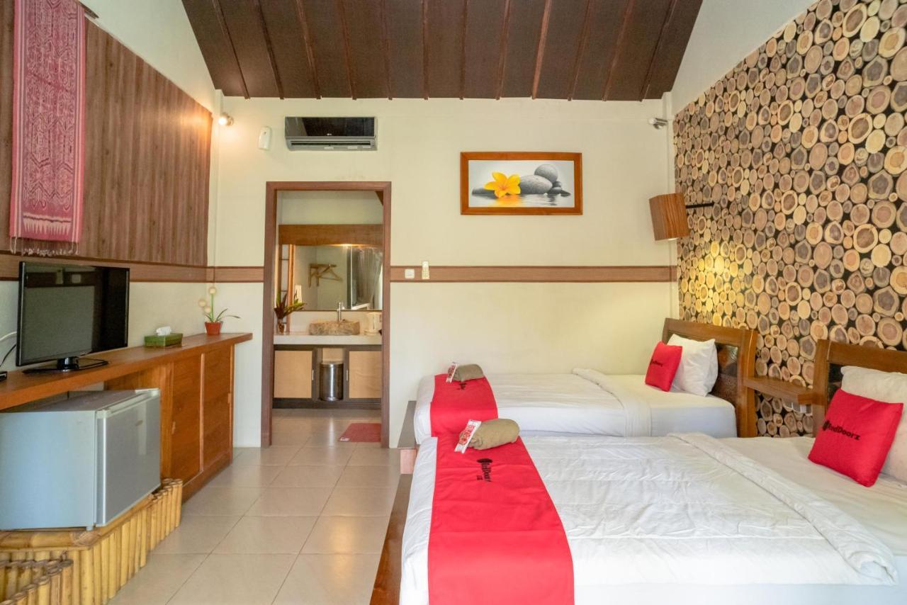 Reddoorz Plus @ Raya Senggigi Lombok Exterior photo