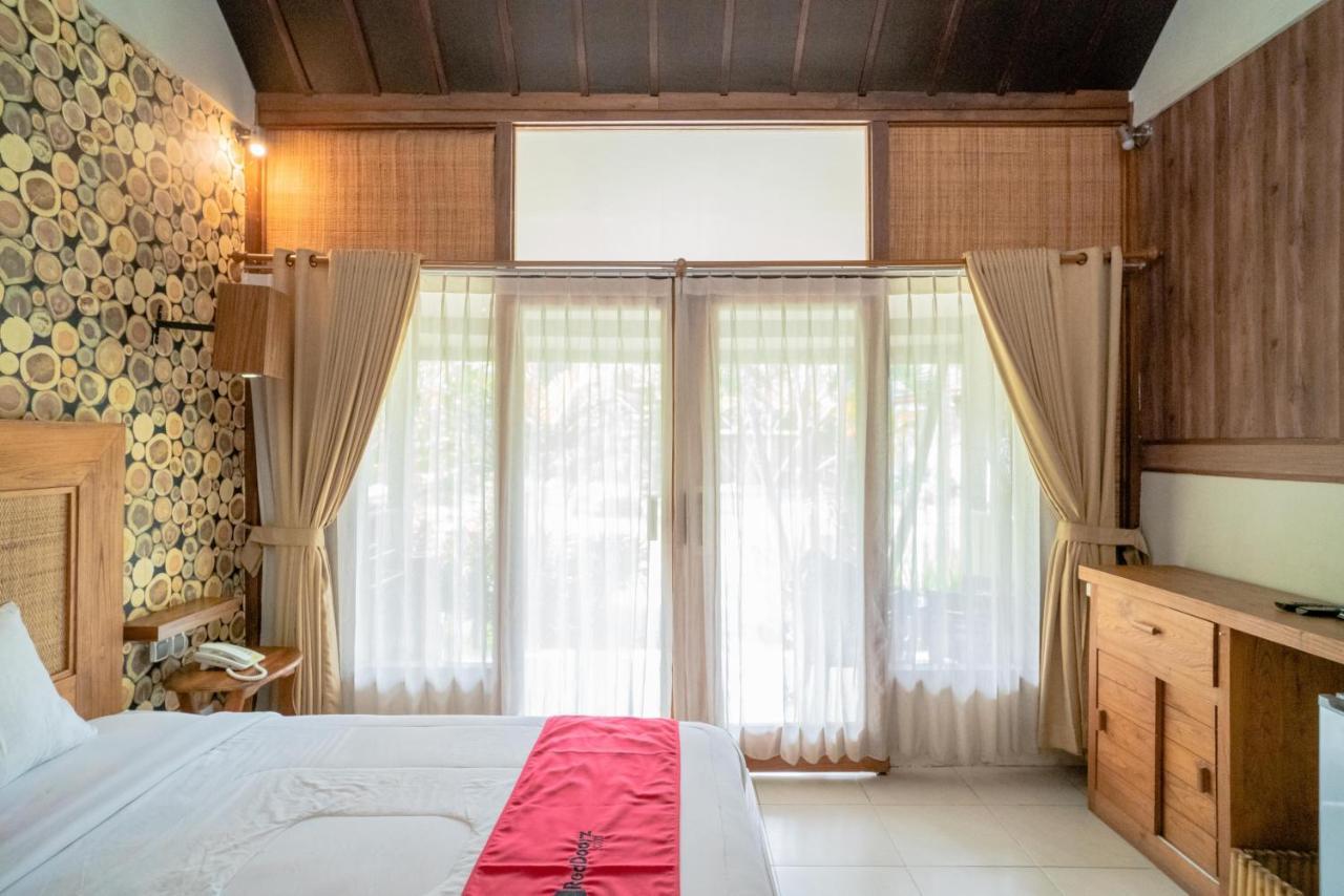 Reddoorz Plus @ Raya Senggigi Lombok Exterior photo