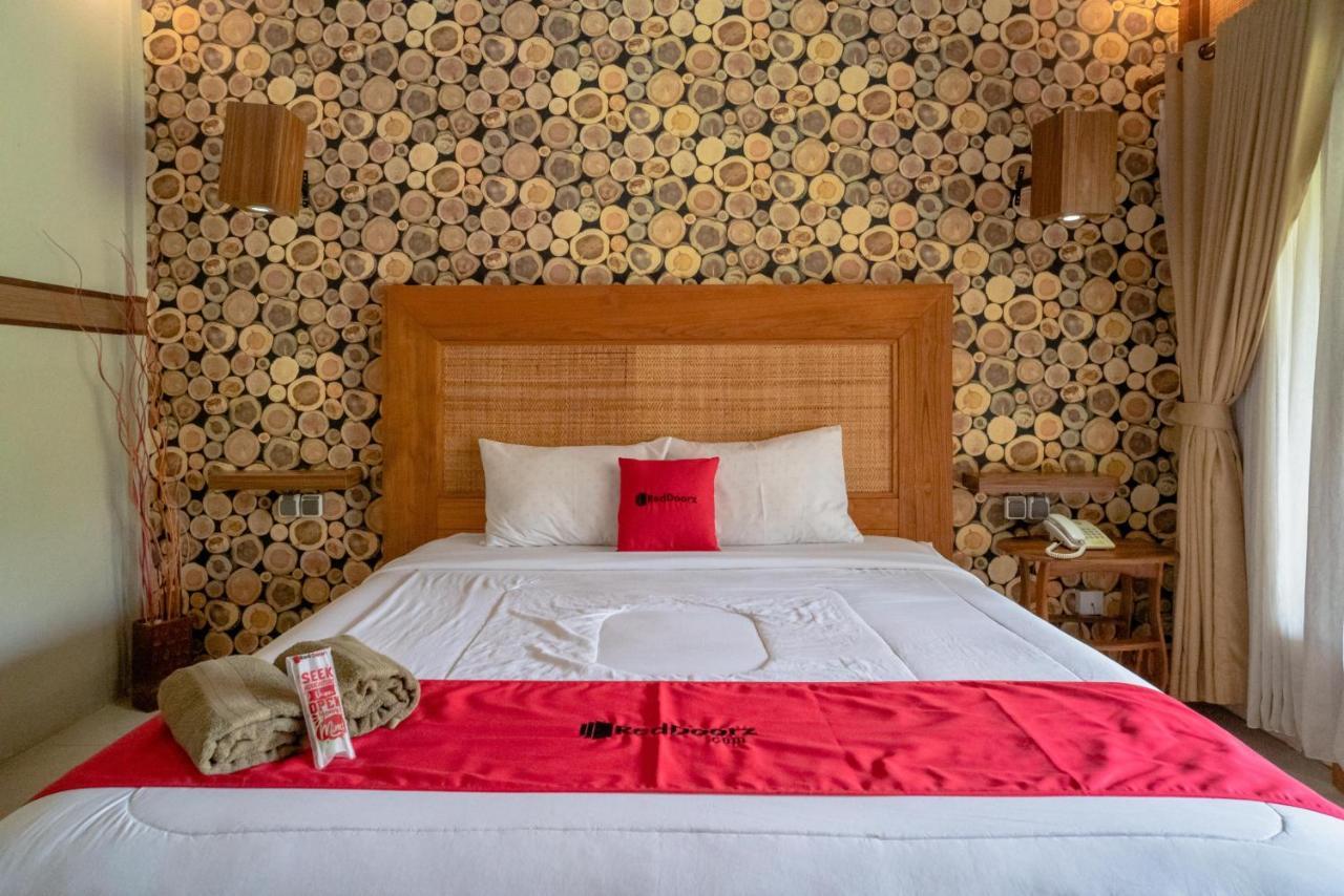 Reddoorz Plus @ Raya Senggigi Lombok Exterior photo